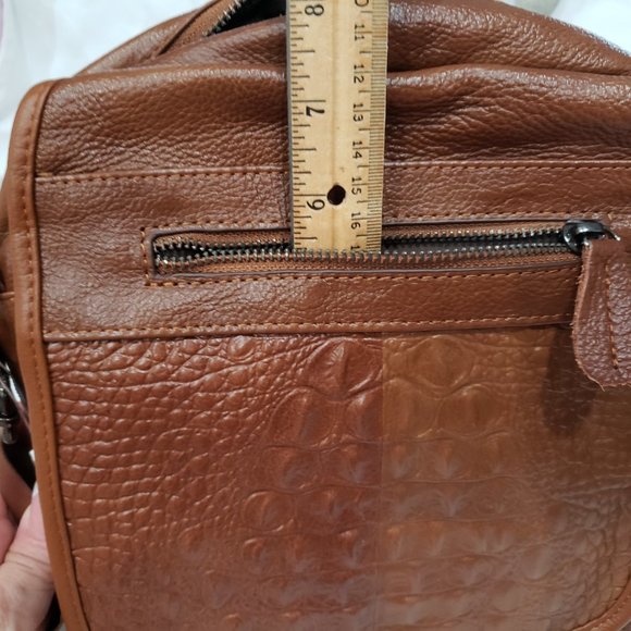 100% Geniune leather crocodial embossed unisex crossbody bag 11x9x3" with strap - Picture 6 of 8